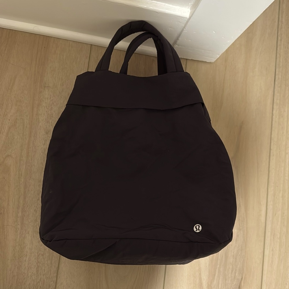 Lululemon on my level tote